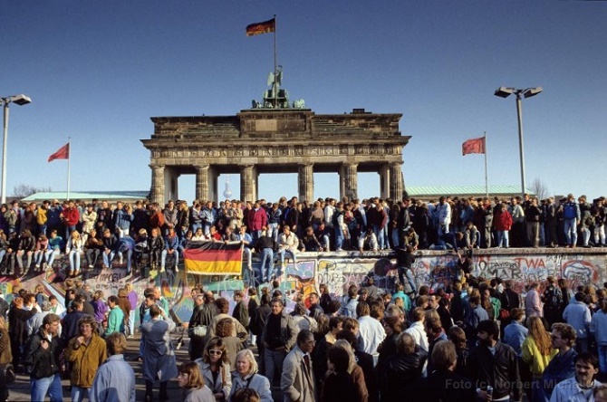 The Day of German Unity (German: Tag der Deutschen Einheit)